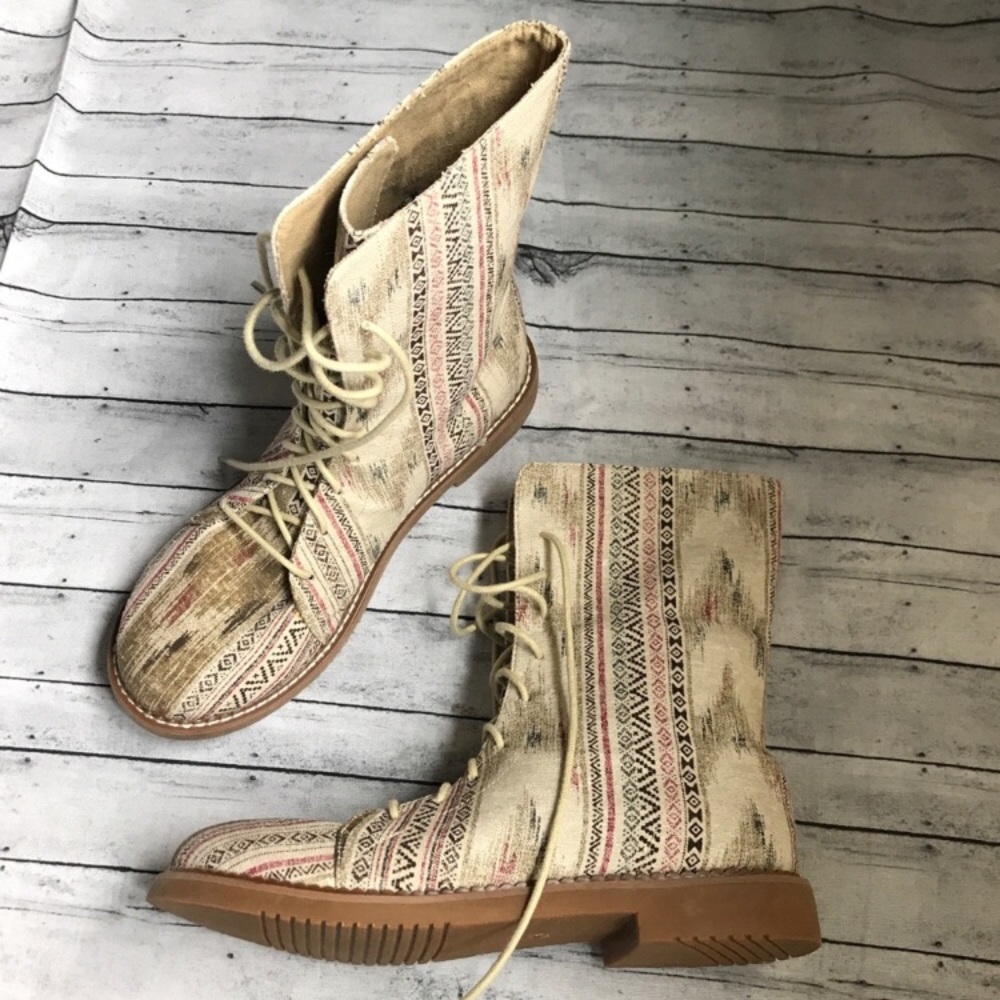 Corky's Flower Child 🌸 Sz 9 Combat LaceUp Boots